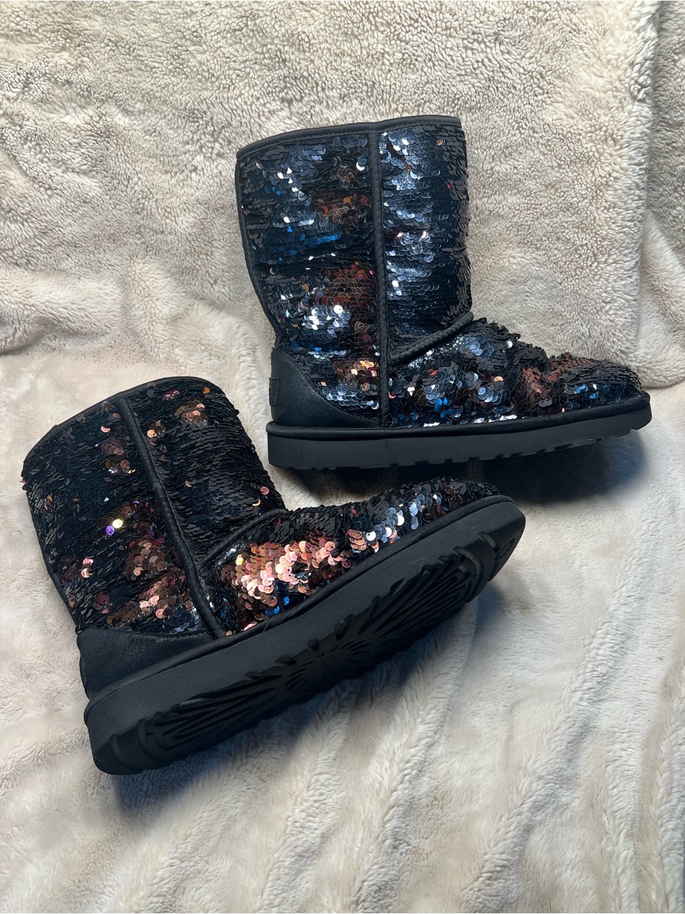 UGG Classic Short Cosmos Sequin Boots Size 9 - Picture 6 of 7